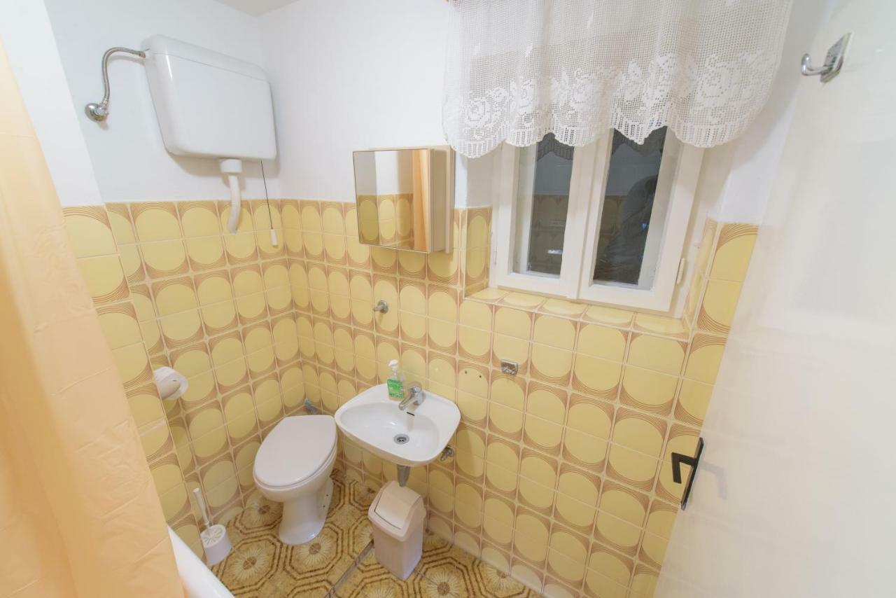 Apartman Lucijan คาชเตลา ภายนอก รูปภาพ