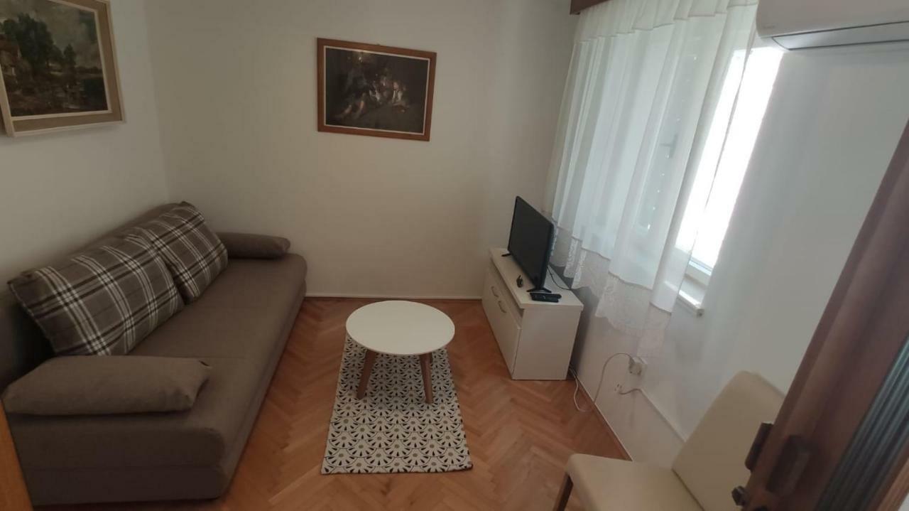 Apartman Lucijan คาชเตลา ภายนอก รูปภาพ