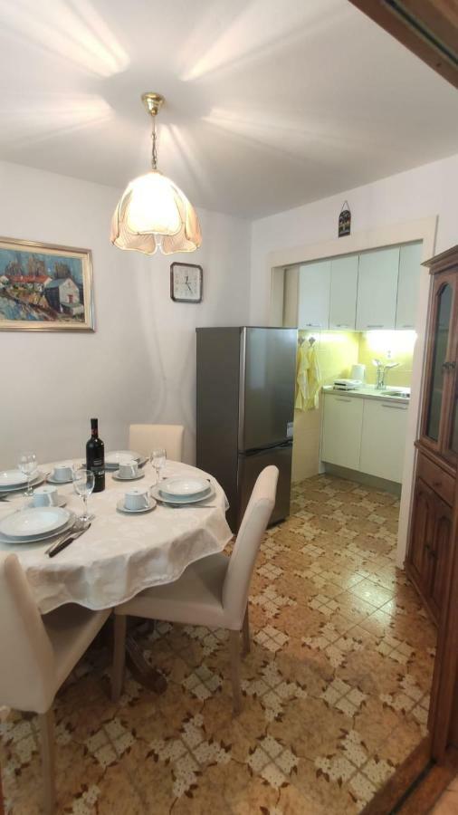 Apartman Lucijan คาชเตลา ภายนอก รูปภาพ